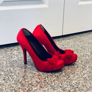 CALL IT SPRING - Red pumps with bow detail